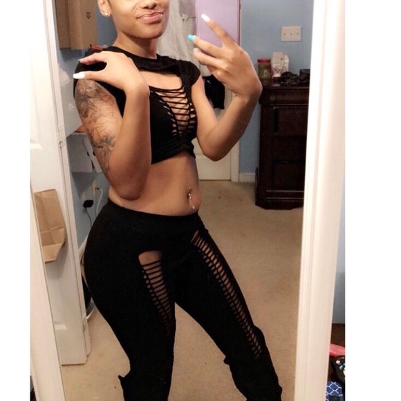 Black Two Piece Outfit - Picture 3 of 4